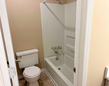 8067 Creekstone Way - Photo Thumbnail 11
