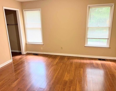 8067 Creekstone Way - Photo Thumbnail 8