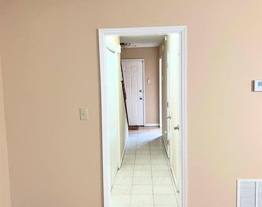 8067 Creekstone Way - Photo Thumbnail 13