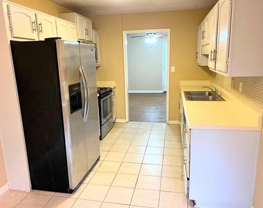 8067 Creekstone Way - Photo Thumbnail 2
