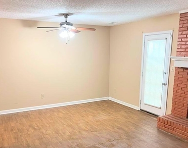 8067 Creekstone Way - Photo Thumbnail 6