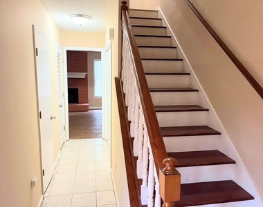 8067 Creekstone Way - Photo Thumbnail 9