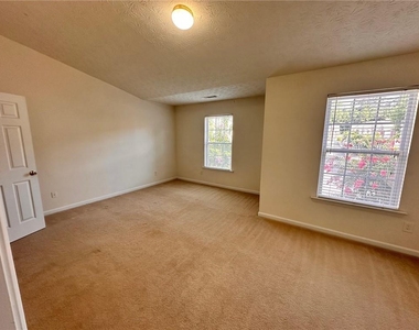 3835 Dandridge Way - Photo Thumbnail 3