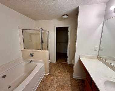 3835 Dandridge Way - Photo Thumbnail 5