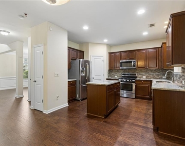 5011 Morriscastle Drive - Photo Thumbnail 7