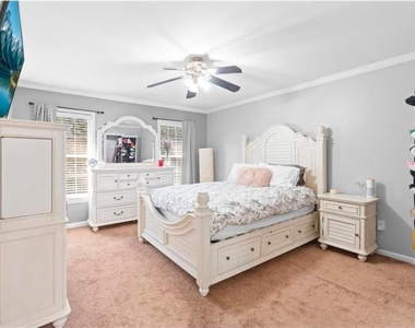 1101 Collier Road Nw - Photo Thumbnail 10