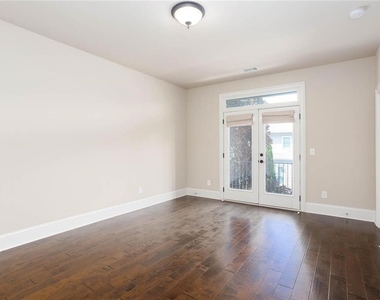 100 Batten Board Way - Photo Thumbnail 37