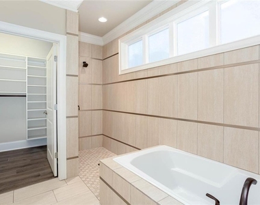 100 Batten Board Way - Photo Thumbnail 32
