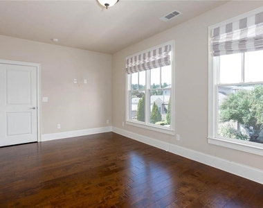 100 Batten Board Way - Photo Thumbnail 44