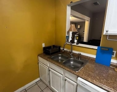 1059 Hampton Street - Photo Thumbnail 14