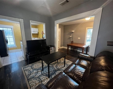 1059 Hampton Street - Photo Thumbnail 11