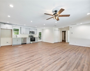 8079 Beachwood Drive - Photo Thumbnail 3