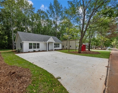 8079 Beachwood Drive - Photo Thumbnail 23