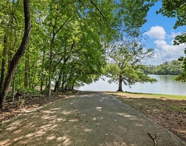 8079 Beachwood Drive - Photo Thumbnail 40