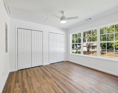 8079 Beachwood Drive - Photo Thumbnail 14