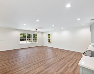 8079 Beachwood Drive - Photo Thumbnail 8
