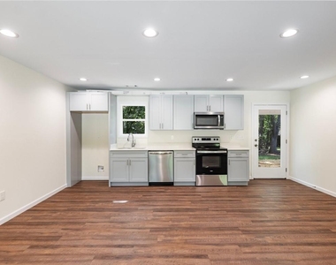 8079 Beachwood Drive - Photo Thumbnail 5