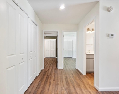 8079 Beachwood Drive - Photo Thumbnail 12