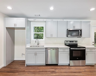 8079 Beachwood Drive - Photo Thumbnail 6