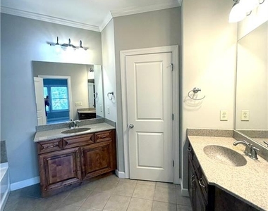 3026 Eltham Place - Photo Thumbnail 21