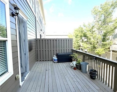 3026 Eltham Place - Photo Thumbnail 40