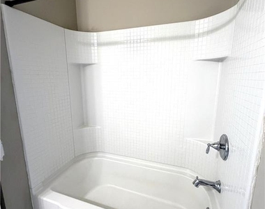 3026 Eltham Place - Photo Thumbnail 30