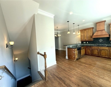 3026 Eltham Place - Photo Thumbnail 3