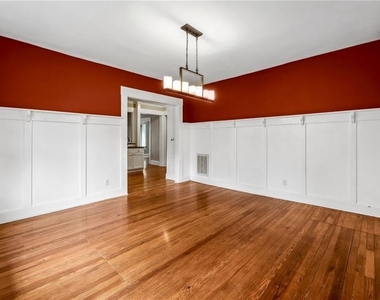 976 Hall Place Nw - Photo Thumbnail 8