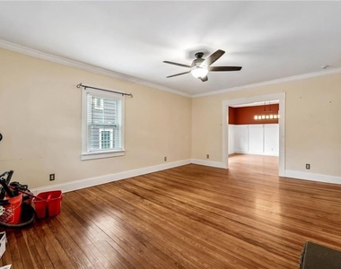 976 Hall Place Nw - Photo Thumbnail 3
