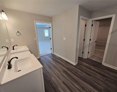 121 Linden Court - Photo Thumbnail 39