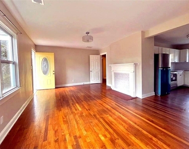 1449 Lynford Drive Sw - Photo Thumbnail 3