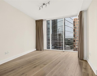 1080 Peachtree Street Ne - Photo Thumbnail 2