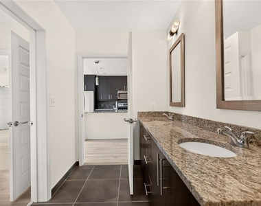 1080 Peachtree Street Ne - Photo Thumbnail 6