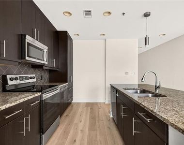 1080 Peachtree Street Ne - Photo Thumbnail 8