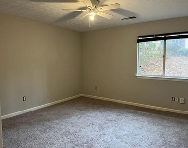 818 Greenhedge Drive - Photo Thumbnail 1