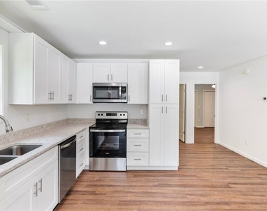 8083 Beachwood Drive - Photo Thumbnail 10