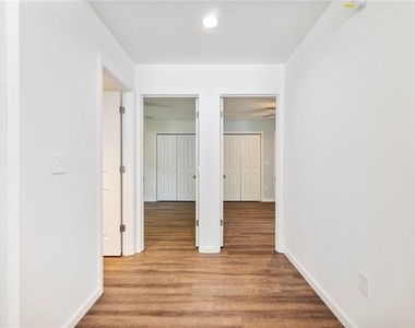 8083 Beachwood Drive - Photo Thumbnail 13