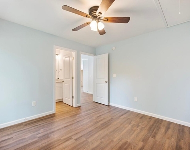 8083 Beachwood Drive - Photo Thumbnail 17