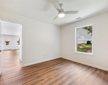 8083 Beachwood Drive - Photo Thumbnail 20