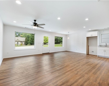 8083 Beachwood Drive - Photo Thumbnail 5