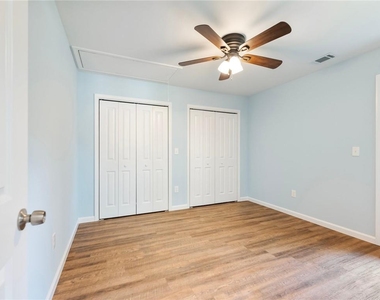 8083 Beachwood Drive - Photo Thumbnail 15