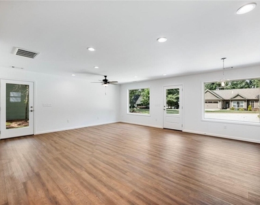 8083 Beachwood Drive - Photo Thumbnail 11