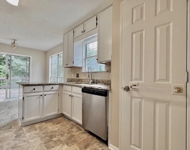 5335 Durham Ridge Court Nw - Photo Thumbnail 4