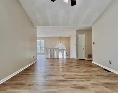 5335 Durham Ridge Court Nw - Photo Thumbnail 7