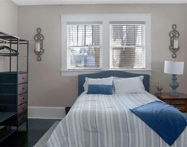 2882 Church Street - Photo Thumbnail 7