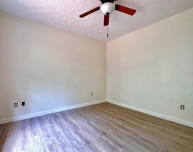 625 Waltman Point Place - Photo Thumbnail 8