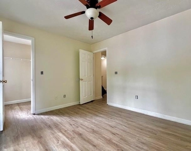 625 Waltman Point Place - Photo Thumbnail 9