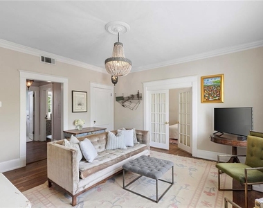 7 Park Lane Ne - Photo Thumbnail 10