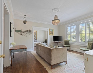 7 Park Lane Ne - Photo Thumbnail 4