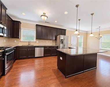 4025 Hunters Walk Way - Photo Thumbnail 9